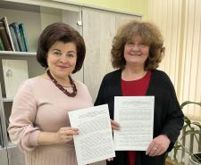 Підписано Договір про співпрацю між ІПООД імені Івана Зязюна НАПН України і Управлінням Державної служби якості у Чернівецькій області
